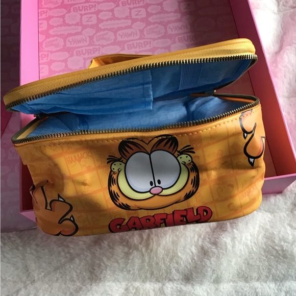 Garfield x Glamlite PR Box Set 7 Pcs Lip kit, blush palette eyeshadow mirror bag - Picture 9 of 13